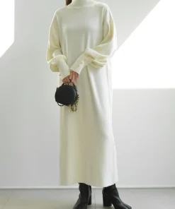 [低身長向けサイズ有]袖ボタンハイネックロングニットワンピース